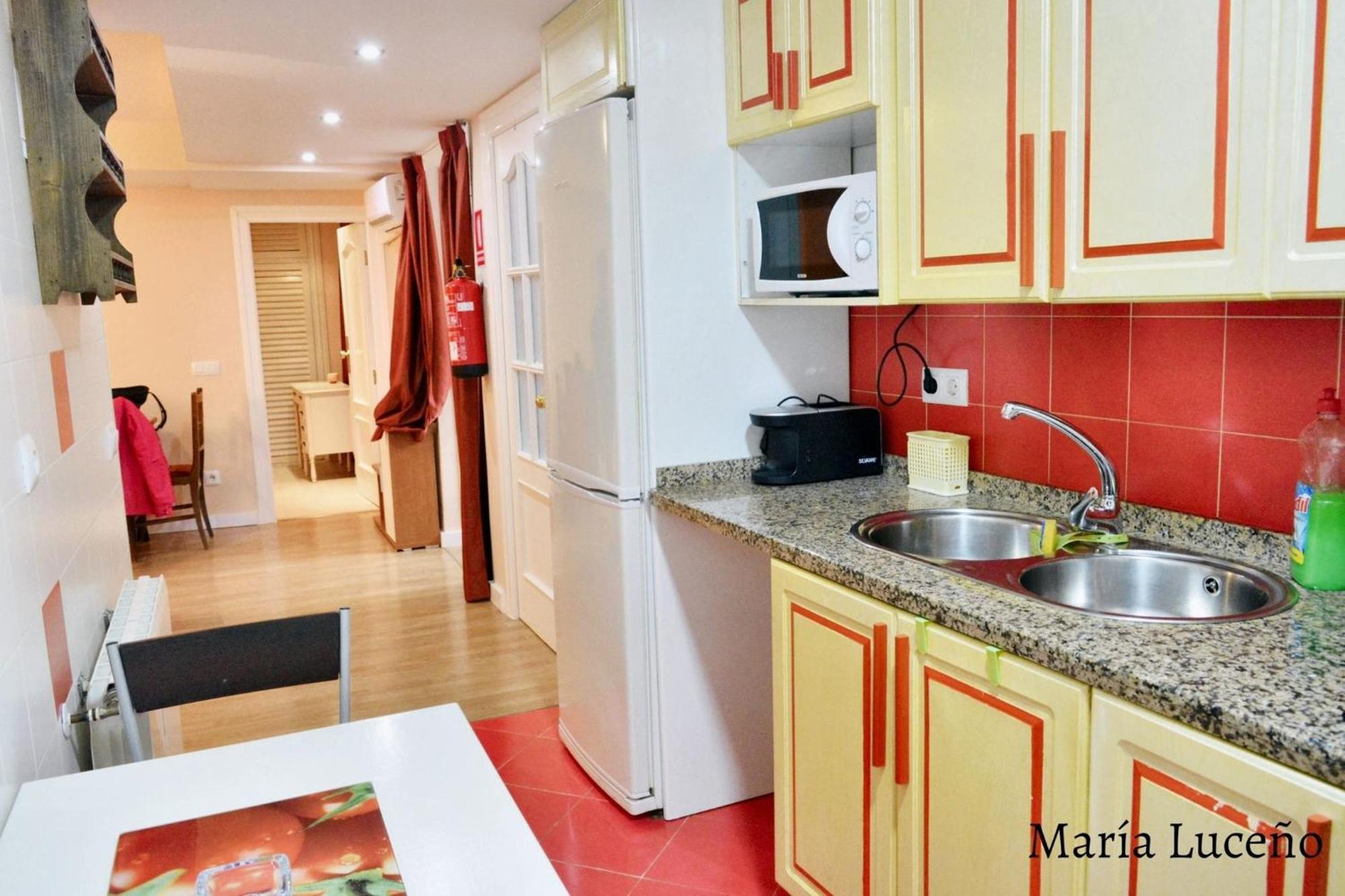 Comfortable Apartment In Caceres 55 M² Welcoming Terrace Exterior photo